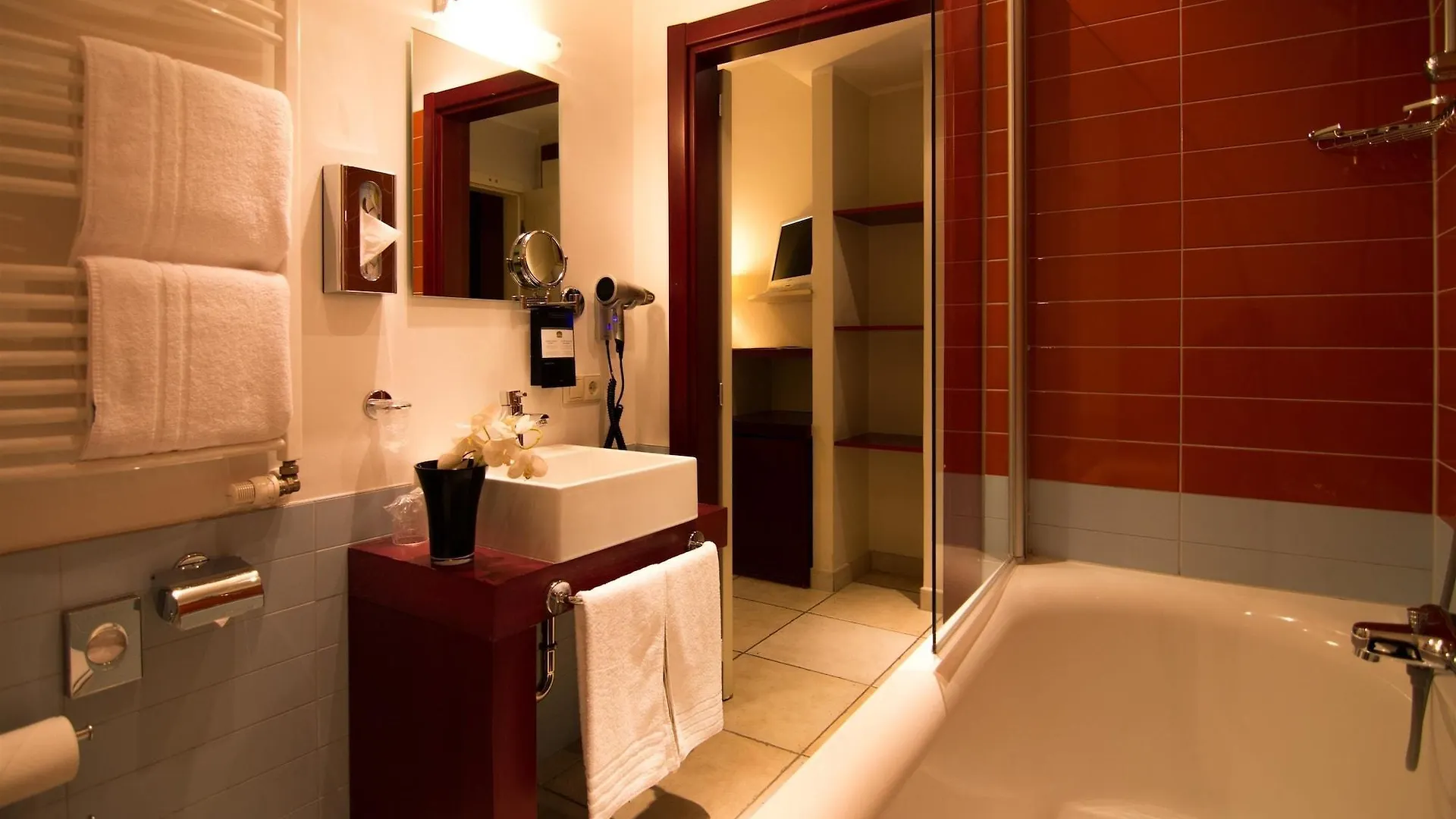 Best Western Plus Grand Hotel Victor Hugo Λουξεμβούργο 4*,  Λουξεμβούργο